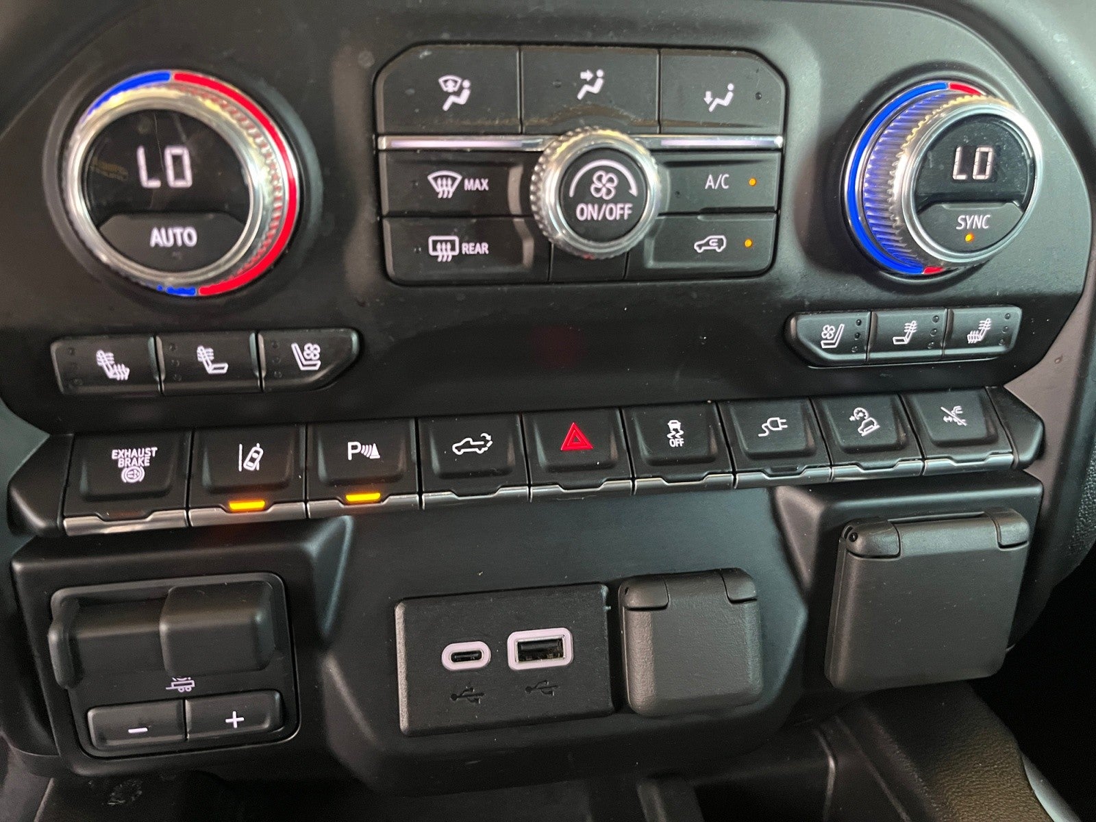 2023 GMC Sierra 2500HD AT4