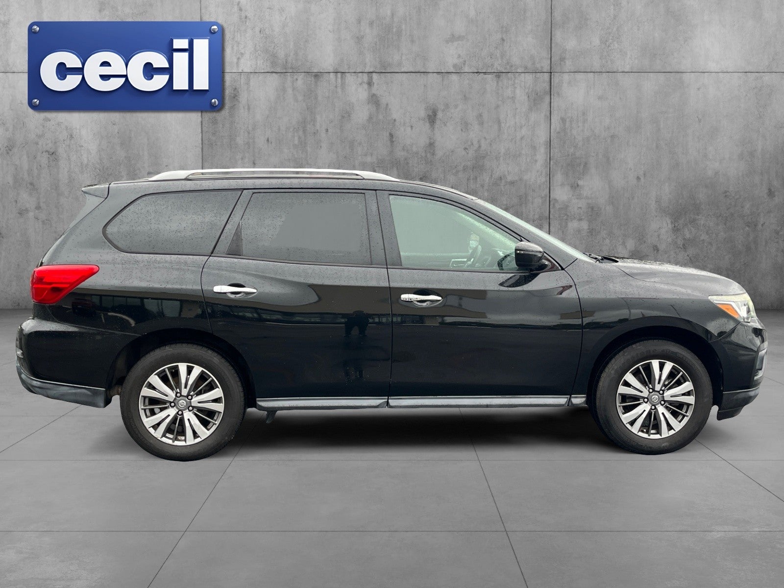 2020 Nissan Pathfinder S