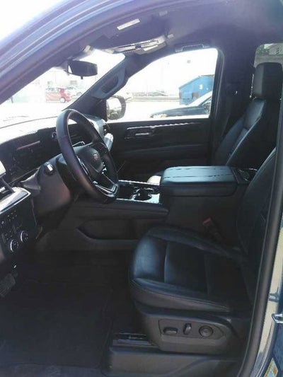 2025 Chevrolet Suburban LT
