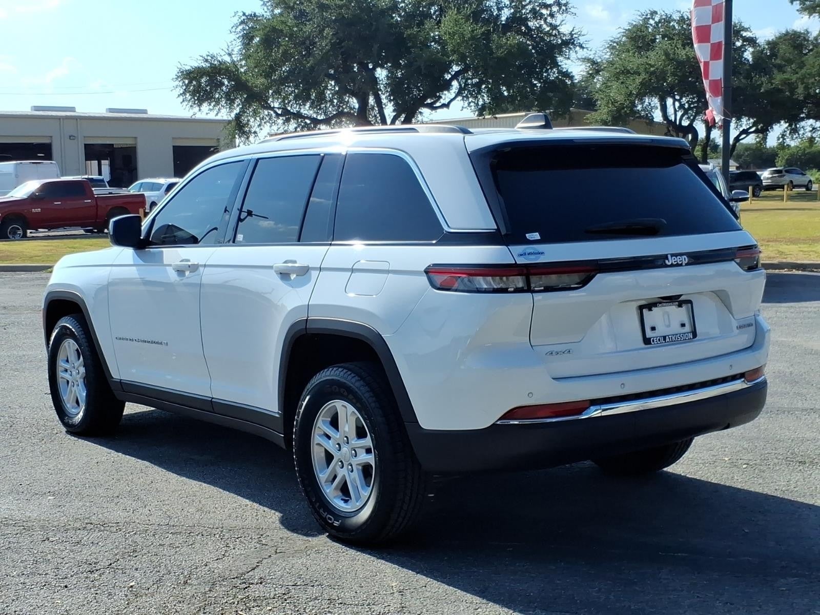 2024 Jeep Grand Cherokee Laredo