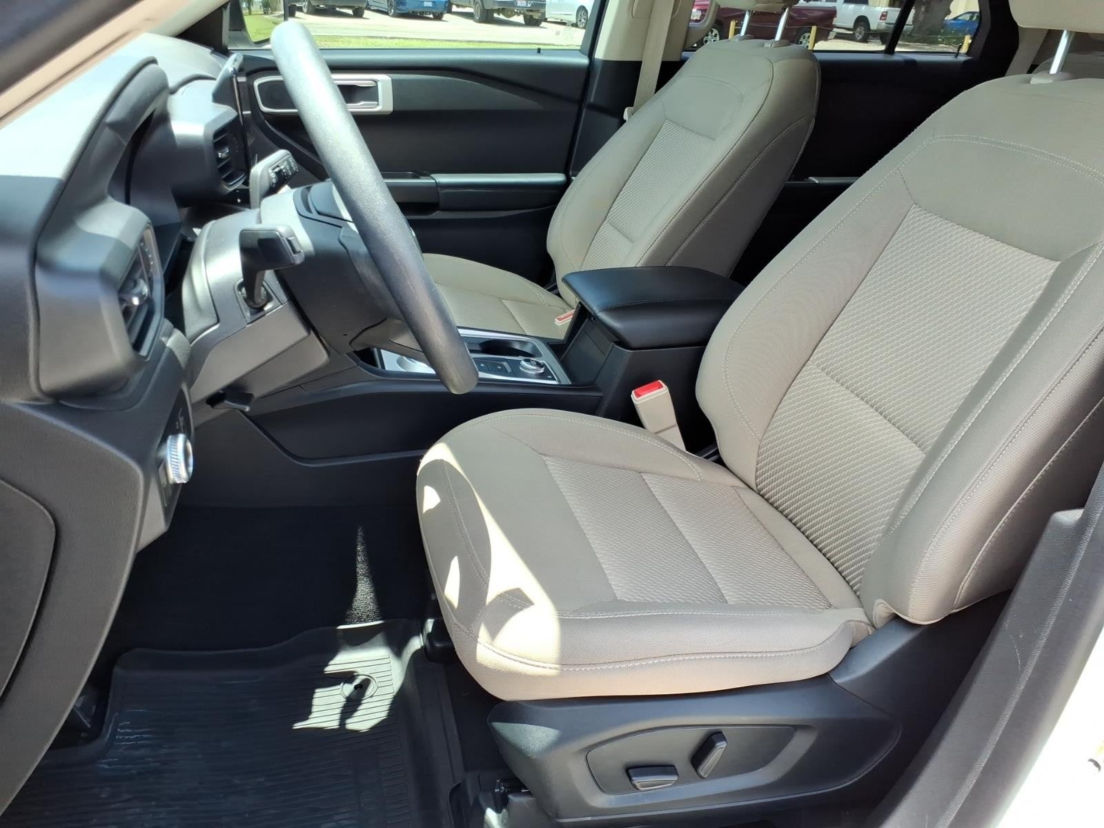 2023 Ford Explorer Base