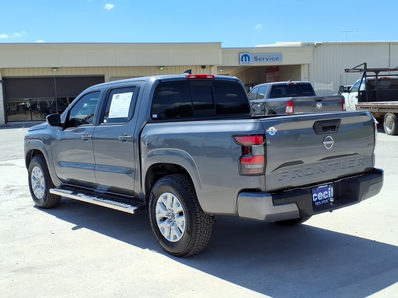 2022 Nissan Frontier SV