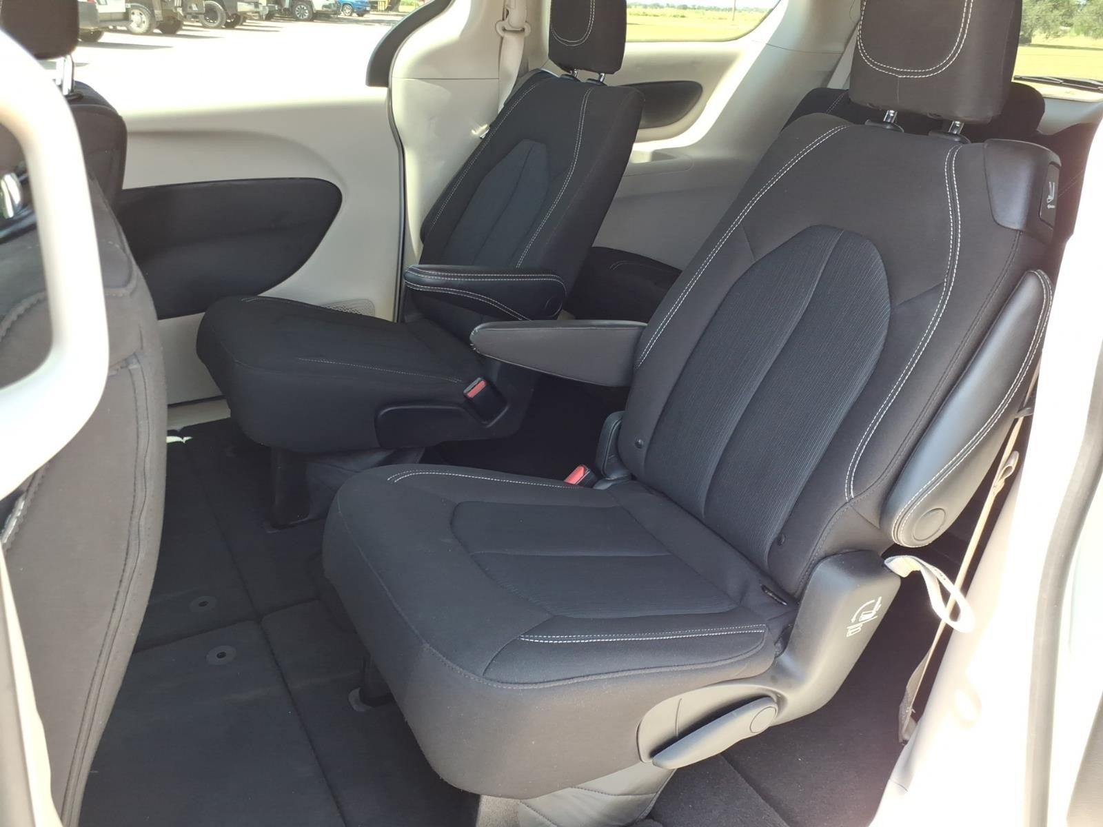 2023 Chrysler Voyager (fleet-only) LX