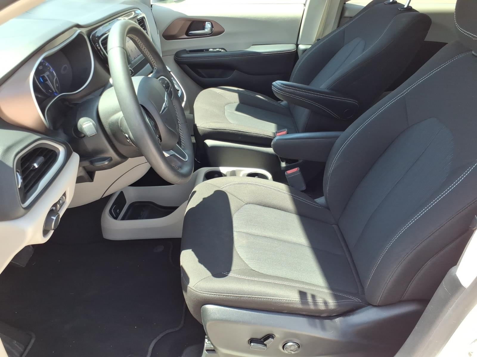 2023 Chrysler Voyager (fleet-only) LX