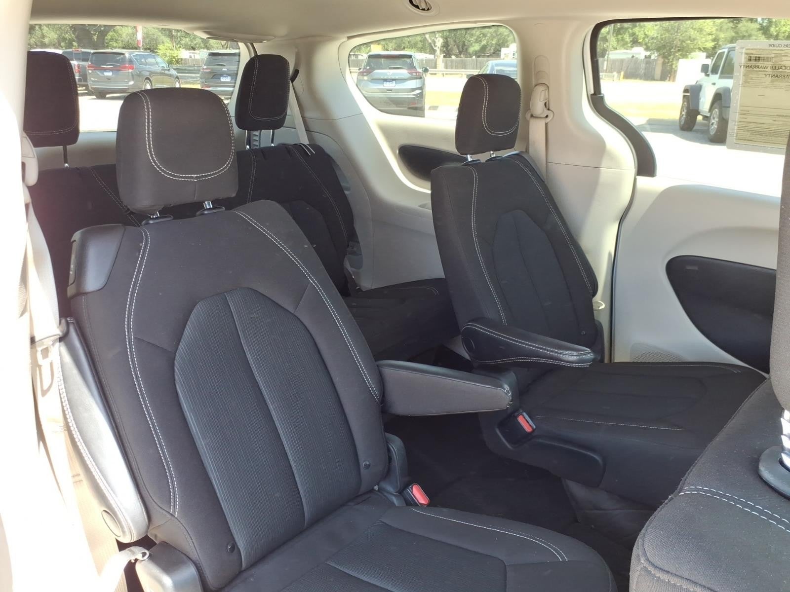 2023 Chrysler Voyager (fleet-only) LX