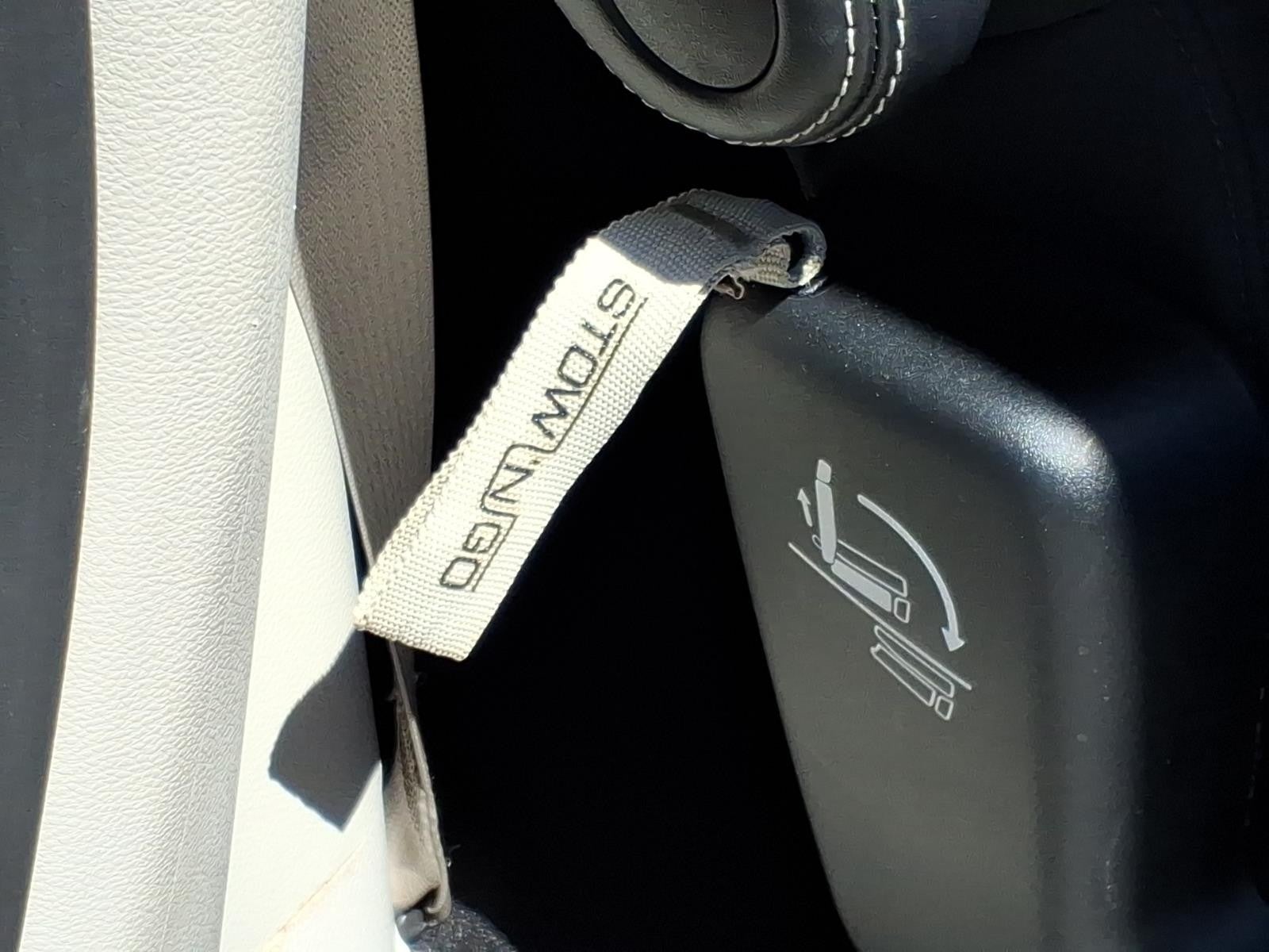2023 Chrysler Voyager (fleet-only) LX