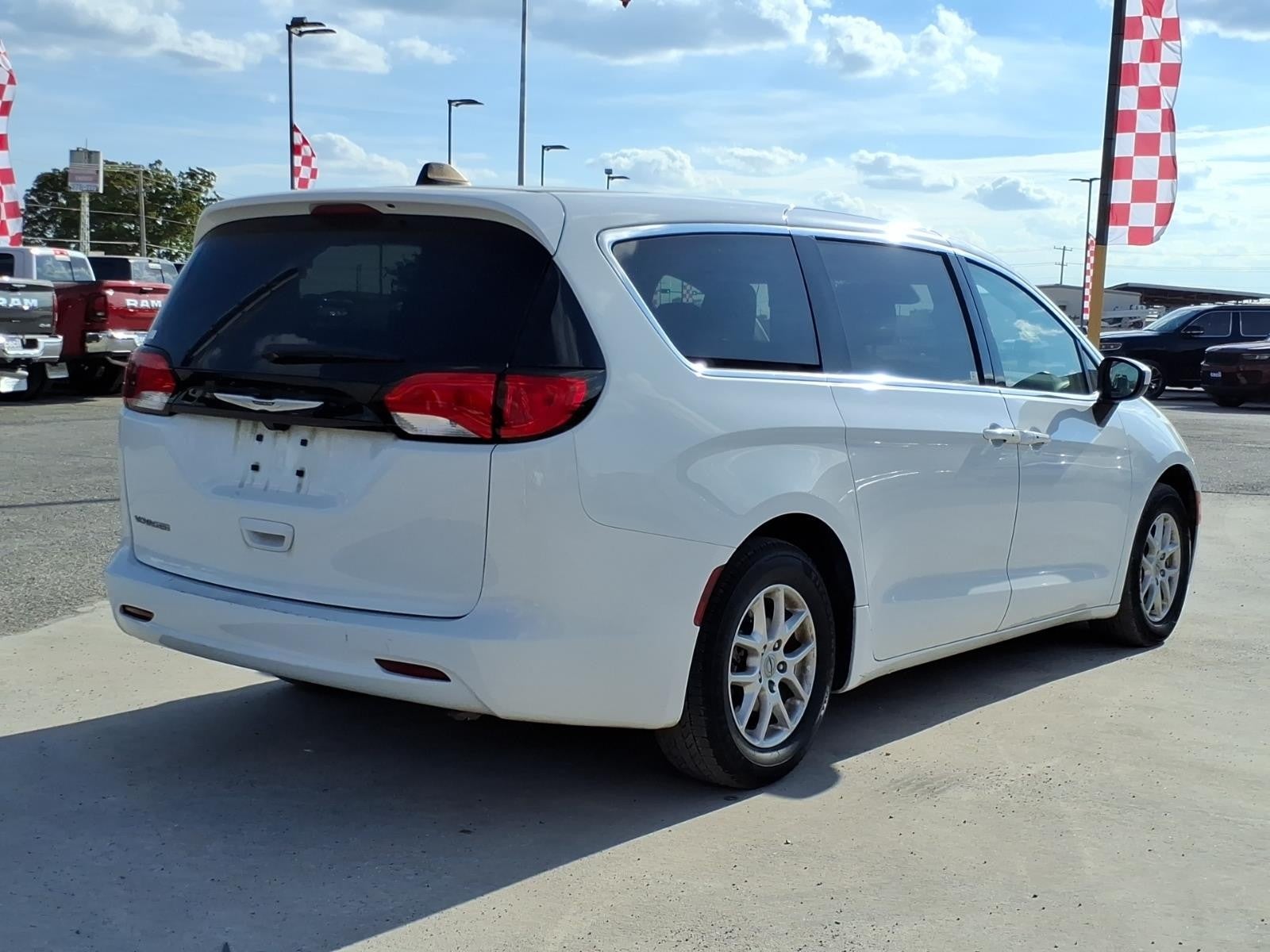 2023 Chrysler Voyager (fleet-only) LX