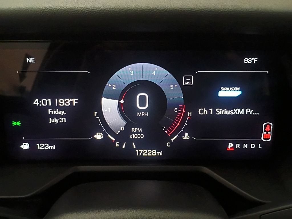 2025 GMC Acadia Elevation