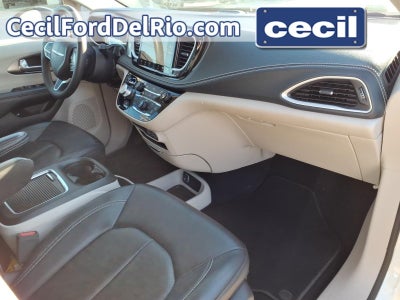 2024 Chrysler Pacifica Hybrid Select