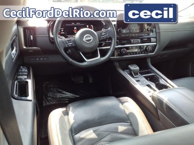 2023 Nissan Pathfinder Platinum