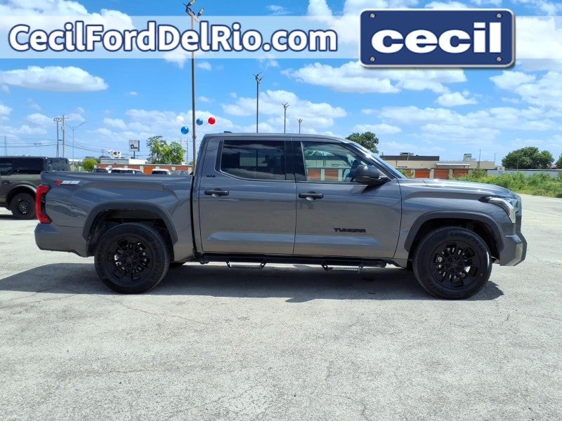 2022 Toyota Tundra 2WD SR5