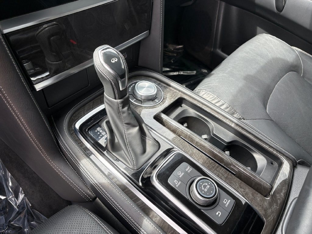 2024 INFINITI QX80 LUXE